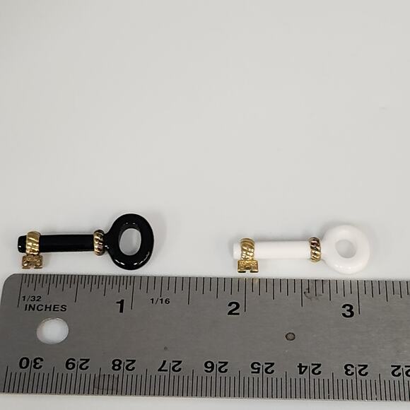 925 Sterling Silver Black And White Animal Key Pendant Set With Gold Tone... - Picture 10 of 10